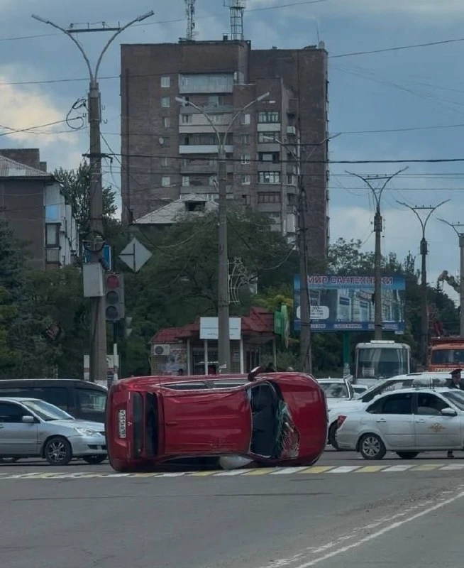 ДТП в Алчевске.

@lprdriver