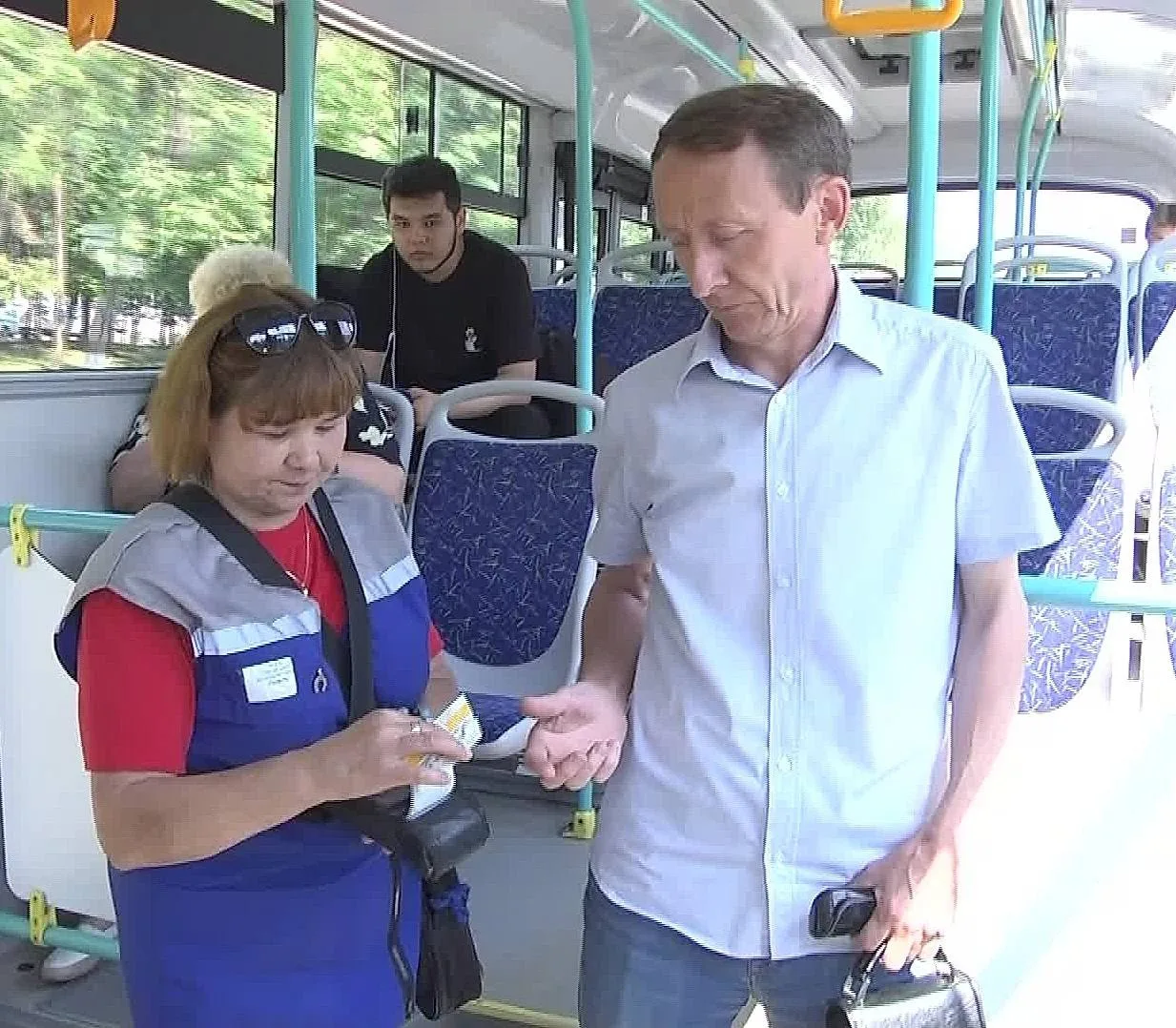 🚌 Жители Серпухова, внимание! Проезд в автобусах станет дешевле!

С 1 августа по 30 ноября в подмос