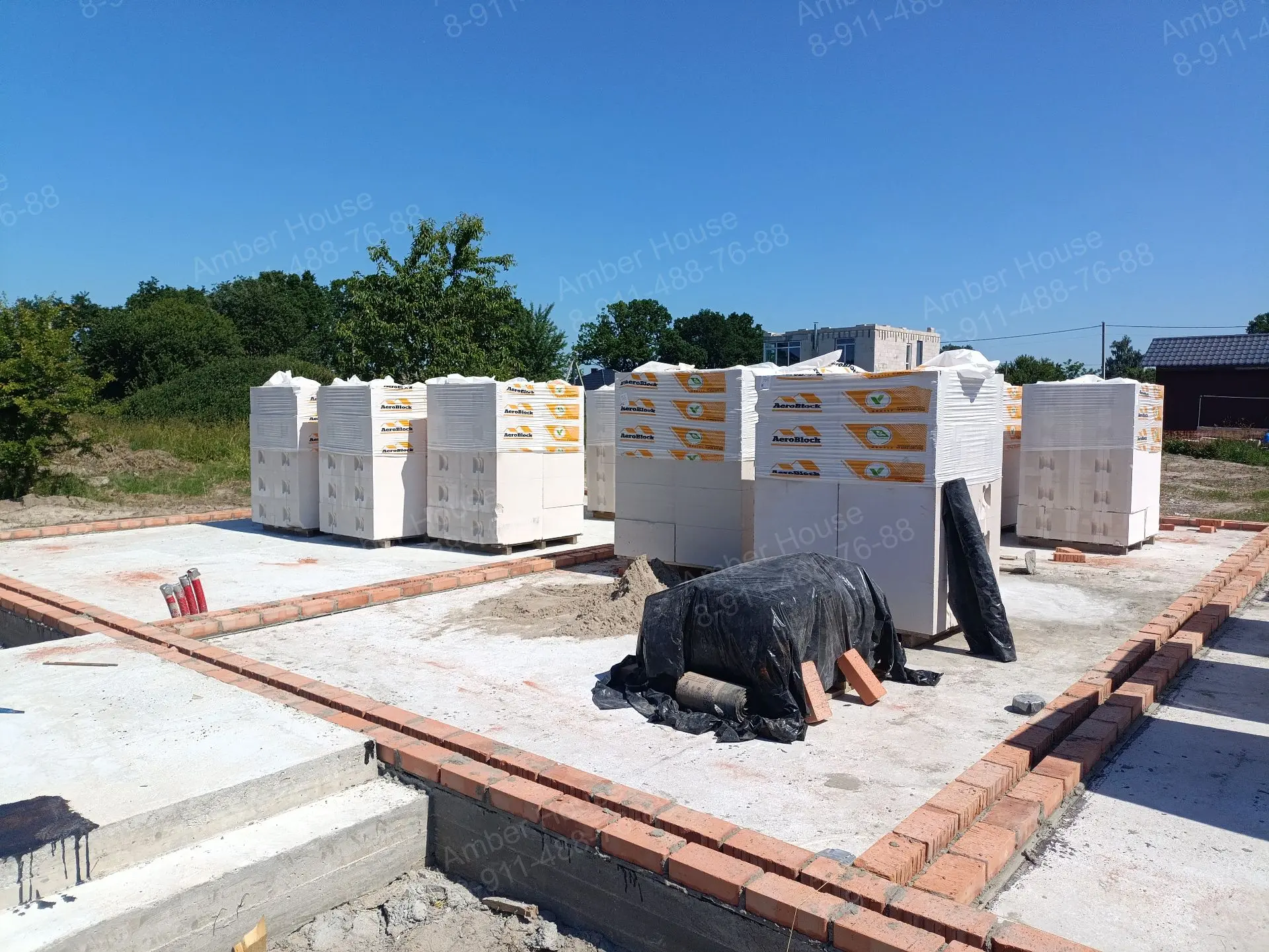 Дом 152м² в пос. Шатрово, производим кладку стен по проекту "Престиж" - amberhouse39.ru...