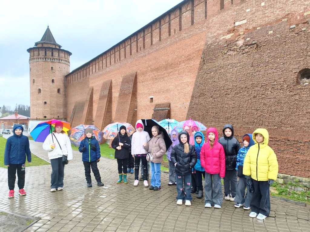 За окном дождь и слякоть...  А мы снова отправились в путешествие.  На этот раз с экскурсией к ратоб