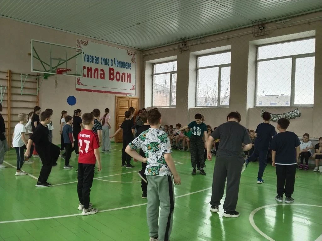 У Орлят 4В и 4Г классов завершился трек «Орлёнок-Спортсмен». 19 марта под руководством учителя физич