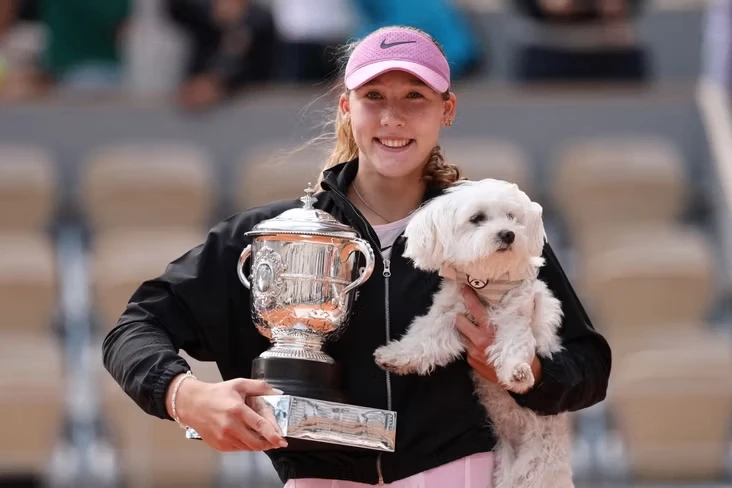 🎾 Мирра Андреева после победы на Открытом чемпионате Франции поднялась на шестое место...