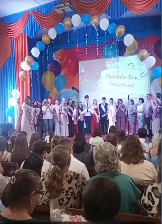 Аттестаты вручены! Позади девять лет, впереди — большая жизнь
В нашей школе прошло торжественное вру