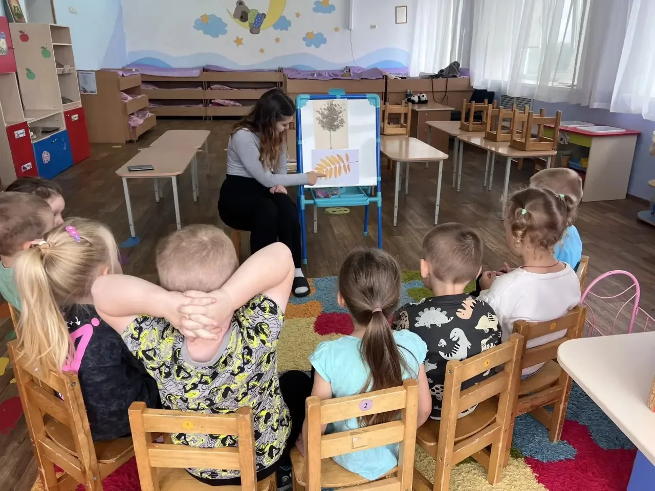 🍁 Знакомимся с осенними листьями!