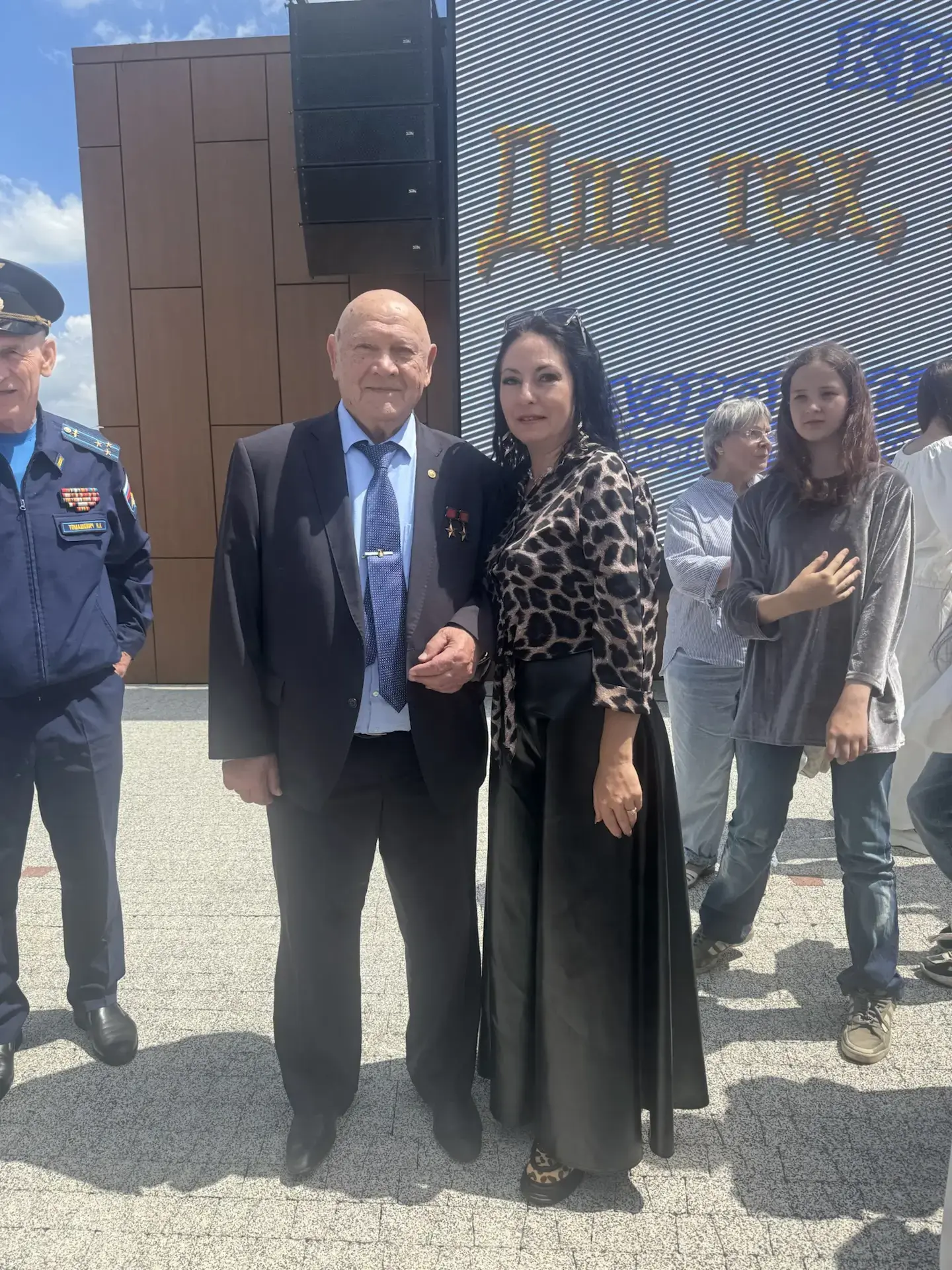 17 мая ансамбль «Камертон» (рук. Е.В. Ничепуренко), объединение "Юнармейская эскадрилья" и "Моделиро