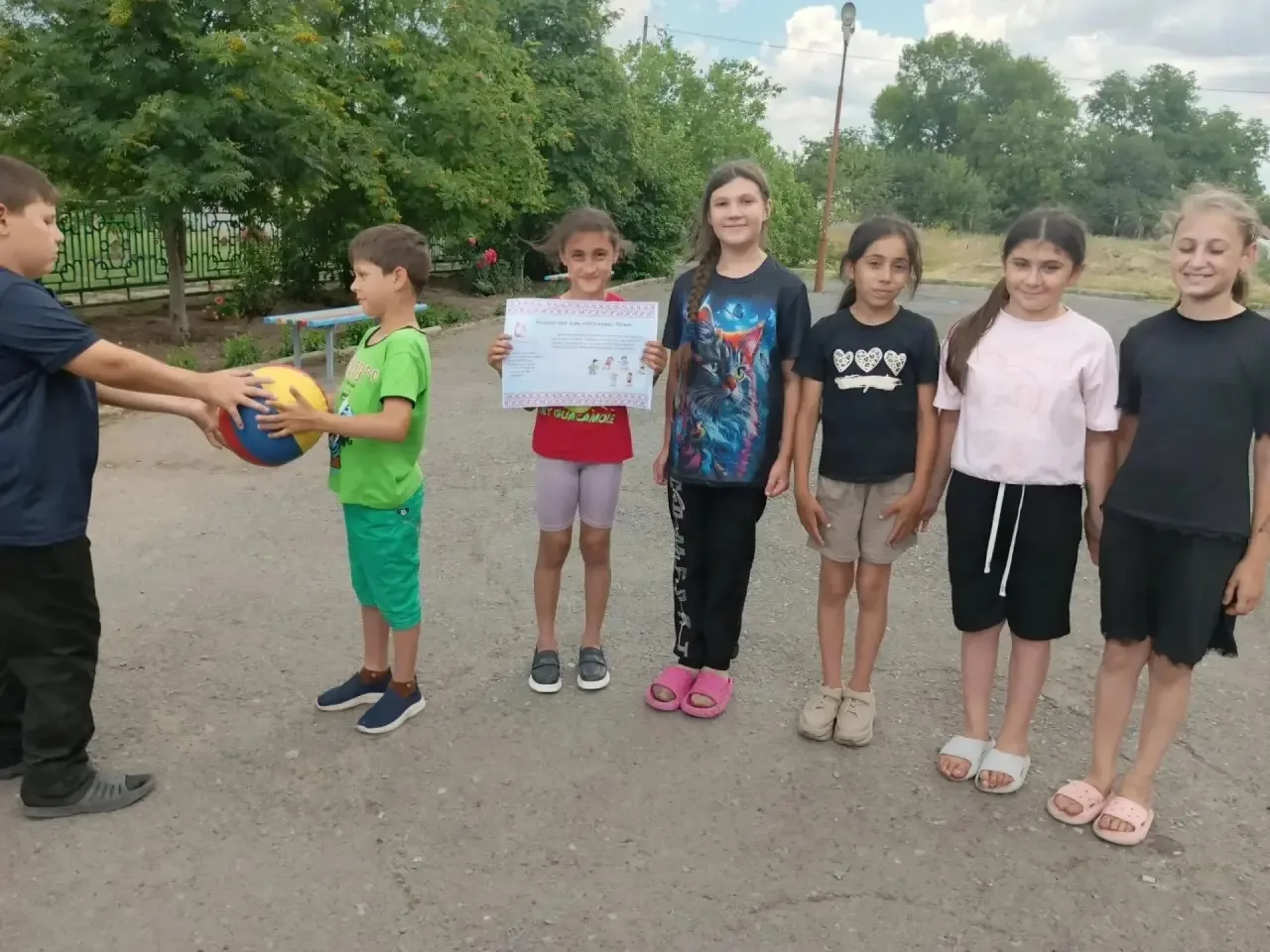 Сегодня воспитанники летнего лагеря дневного пребывания «Радуга» познакомились с обычаями и традиция
