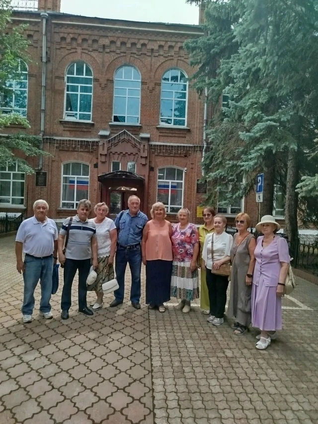 Встреча выпускников - 5️⃣0️⃣ лет ! 💜

Студенческие годы удивительны и незабываемы, а родной аlma ma