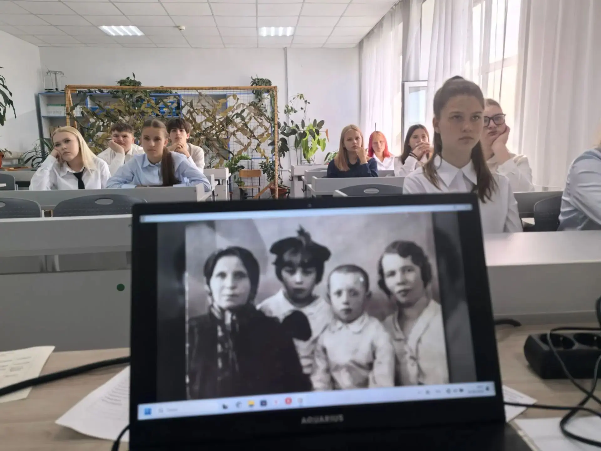 УЧЕБНАЯ НЕДЕЛЯ НАЧАЛАСЬ С "РАЗГОВОРОВ  О ВАЖНОМ"