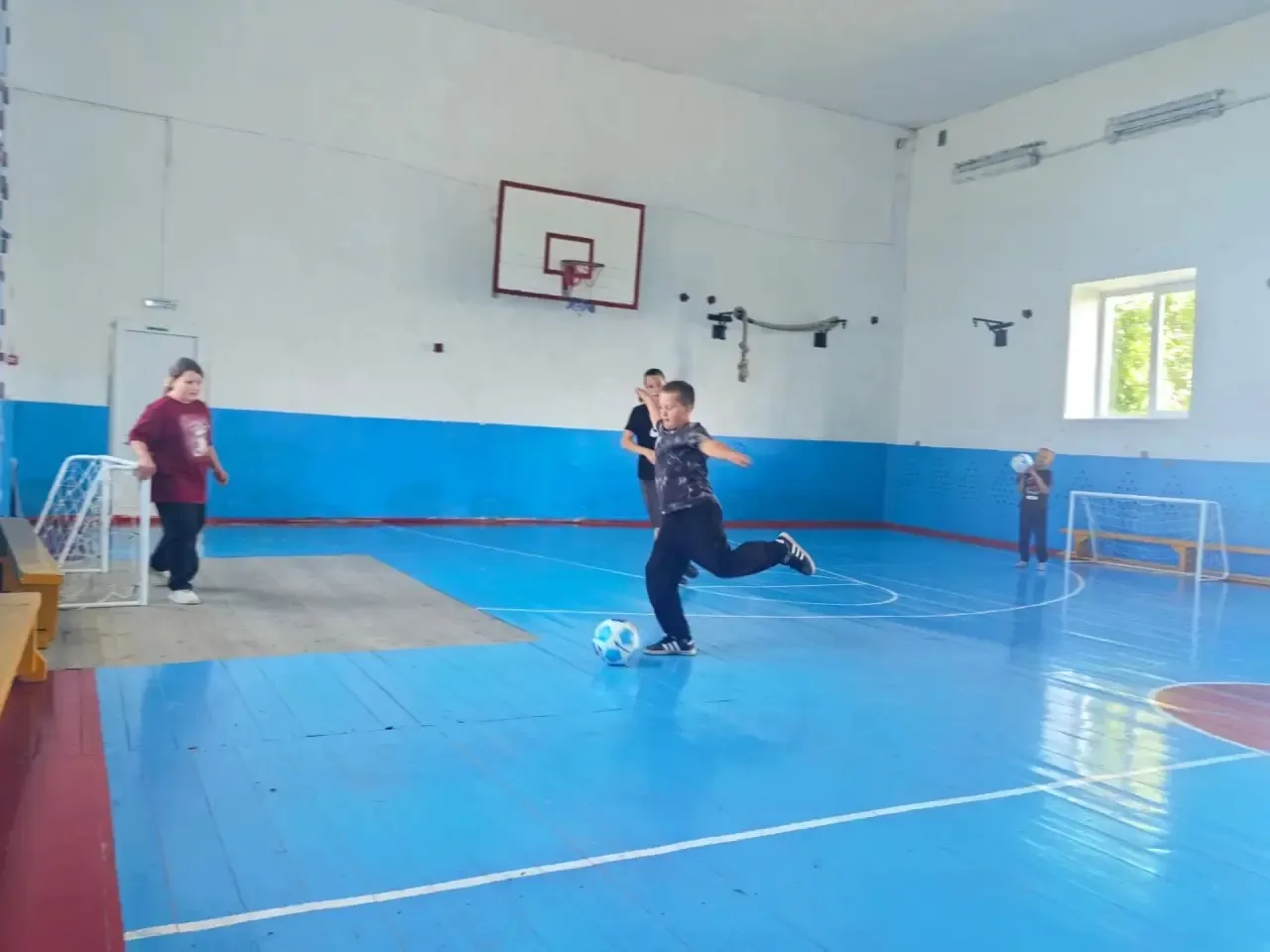 Сегодня в школьном лагере"По дорогам родного города" прошёл День открытых дверей. С самого утра на т