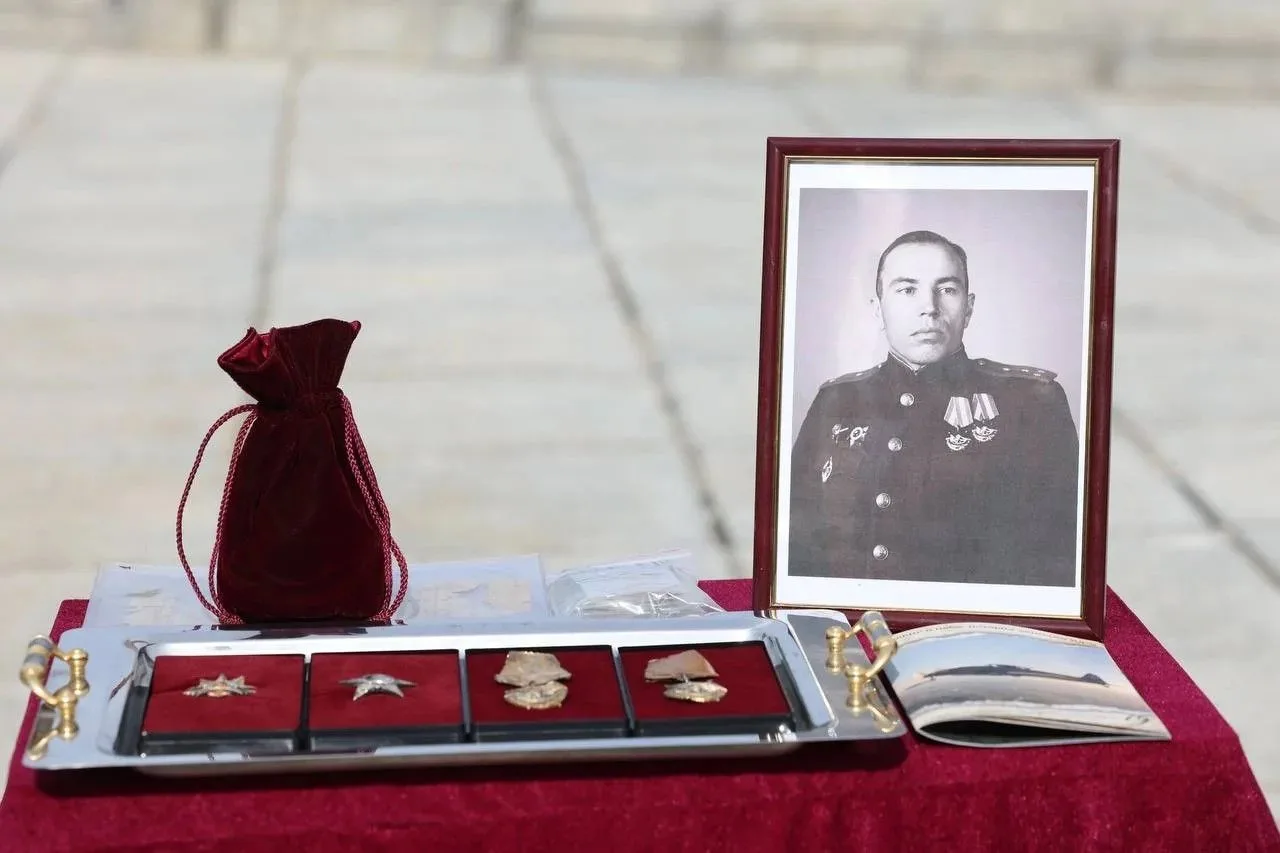 На мемориале 1200 воинам-гвардейцам в Калининграде передали родным останки участника Во...