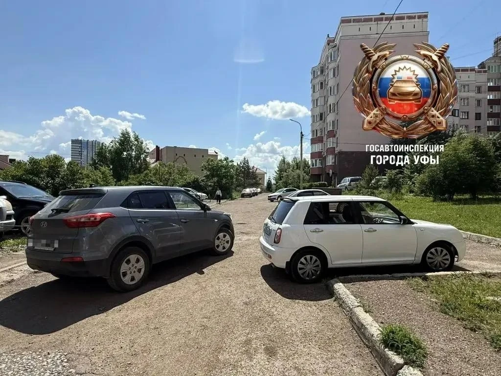 На улице Софьи Перовской 30-летний водитель автомобиля «Лифан Смайл» двигался задним ходом по дворов