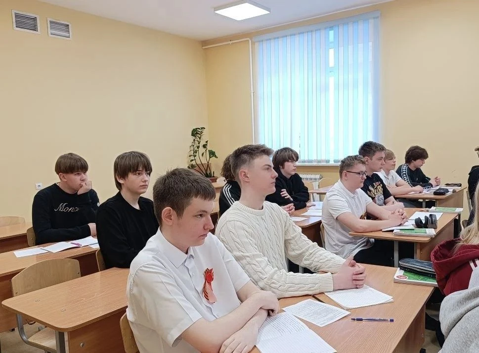 ✅Сегодня в 9-х классах состоялась важная встреча с сотрудником управления по контролю за оборотом на