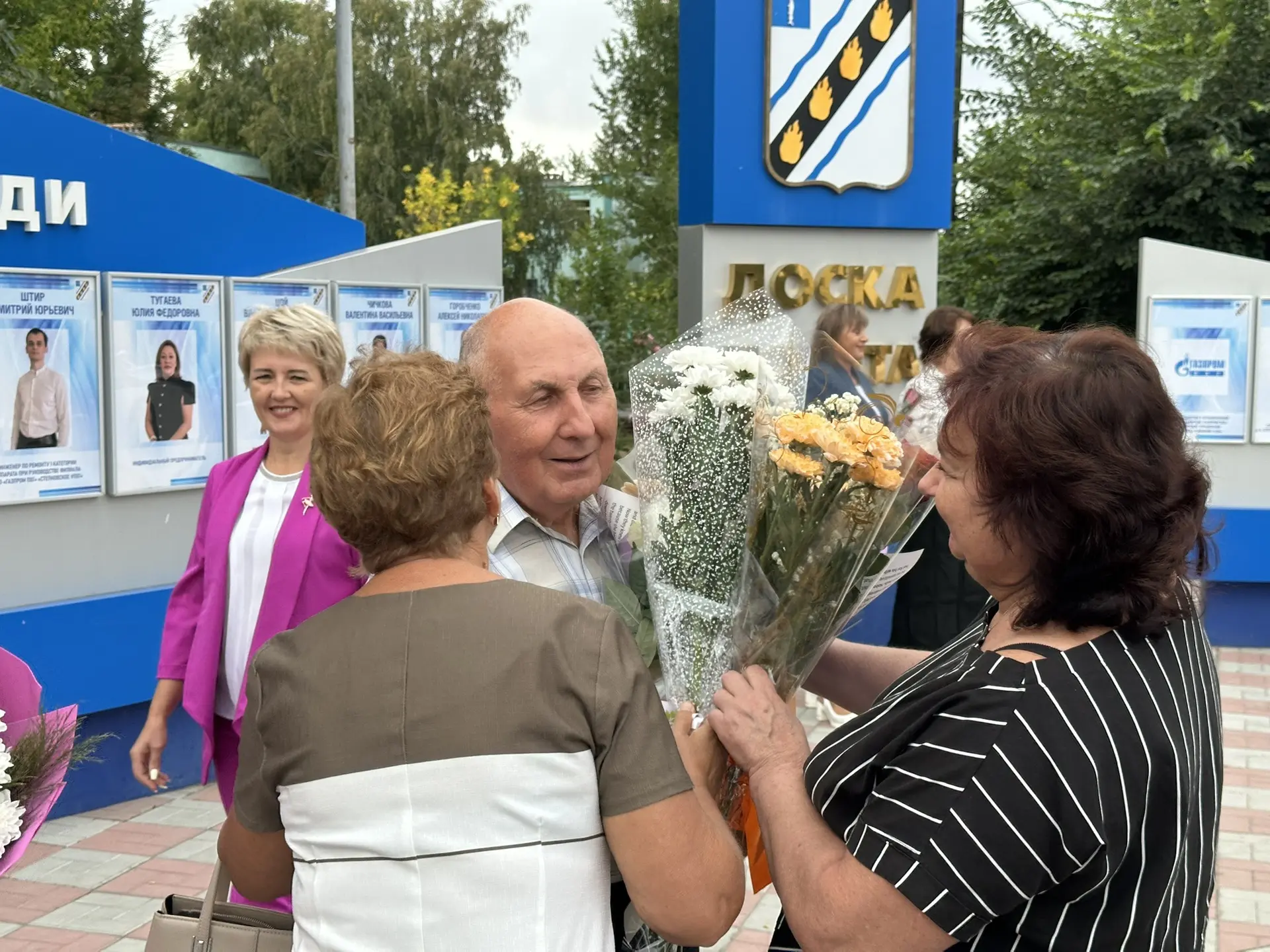 Сегодня, 4 сентября, в 9:00 на Центральной площади р. п. Степное состоялась торжественн...