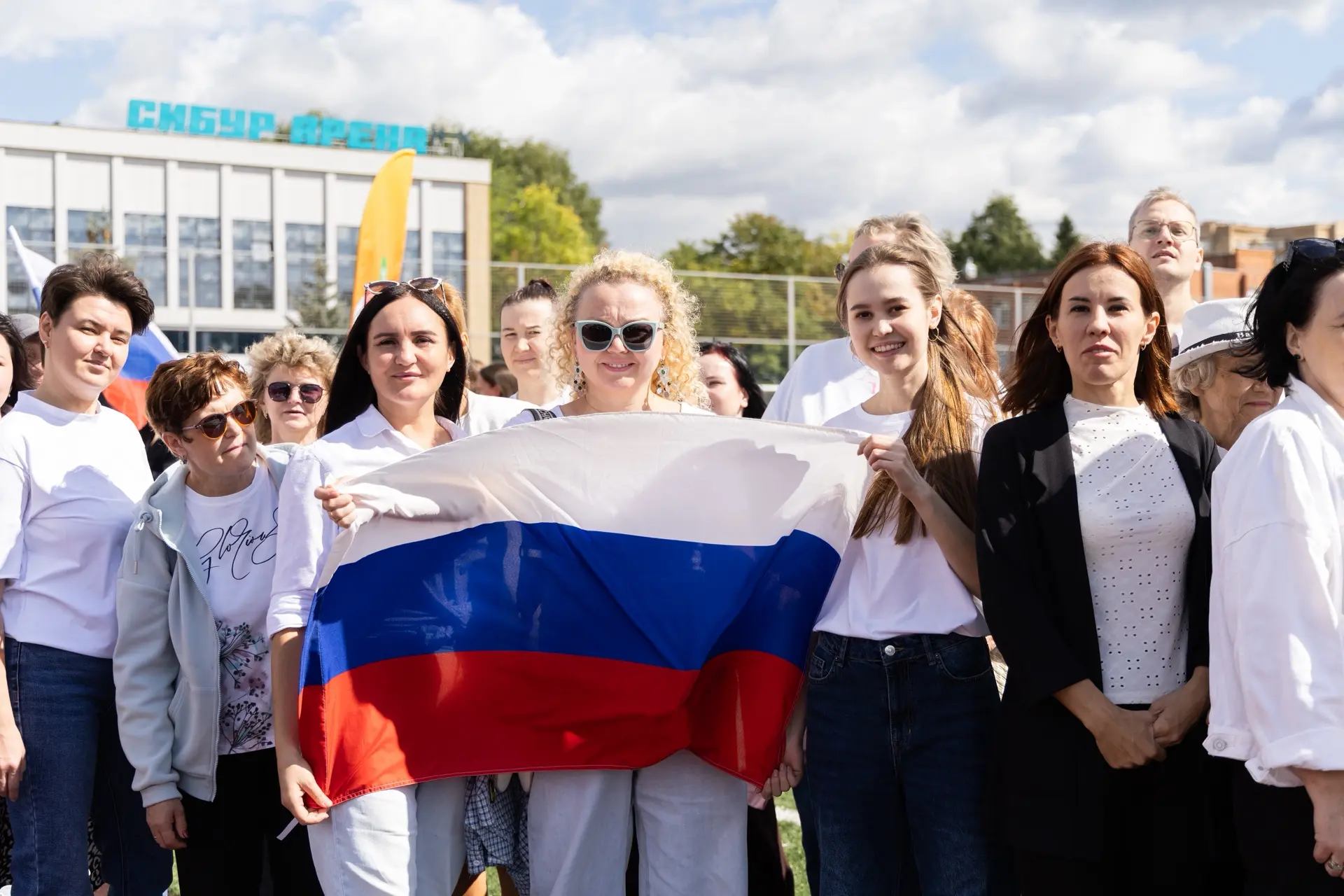 🇷🇺 Сегодня в День Государственного флага Российской Федерации дети и педагоги образов...