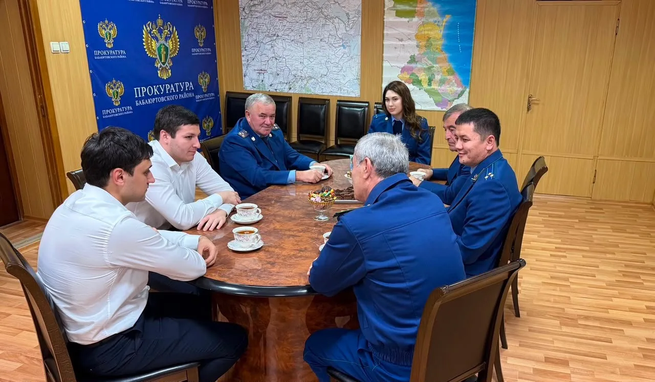 В прокуратуре Бабаюртовского района состоялась встреча молодых специалистов с ветеранам...