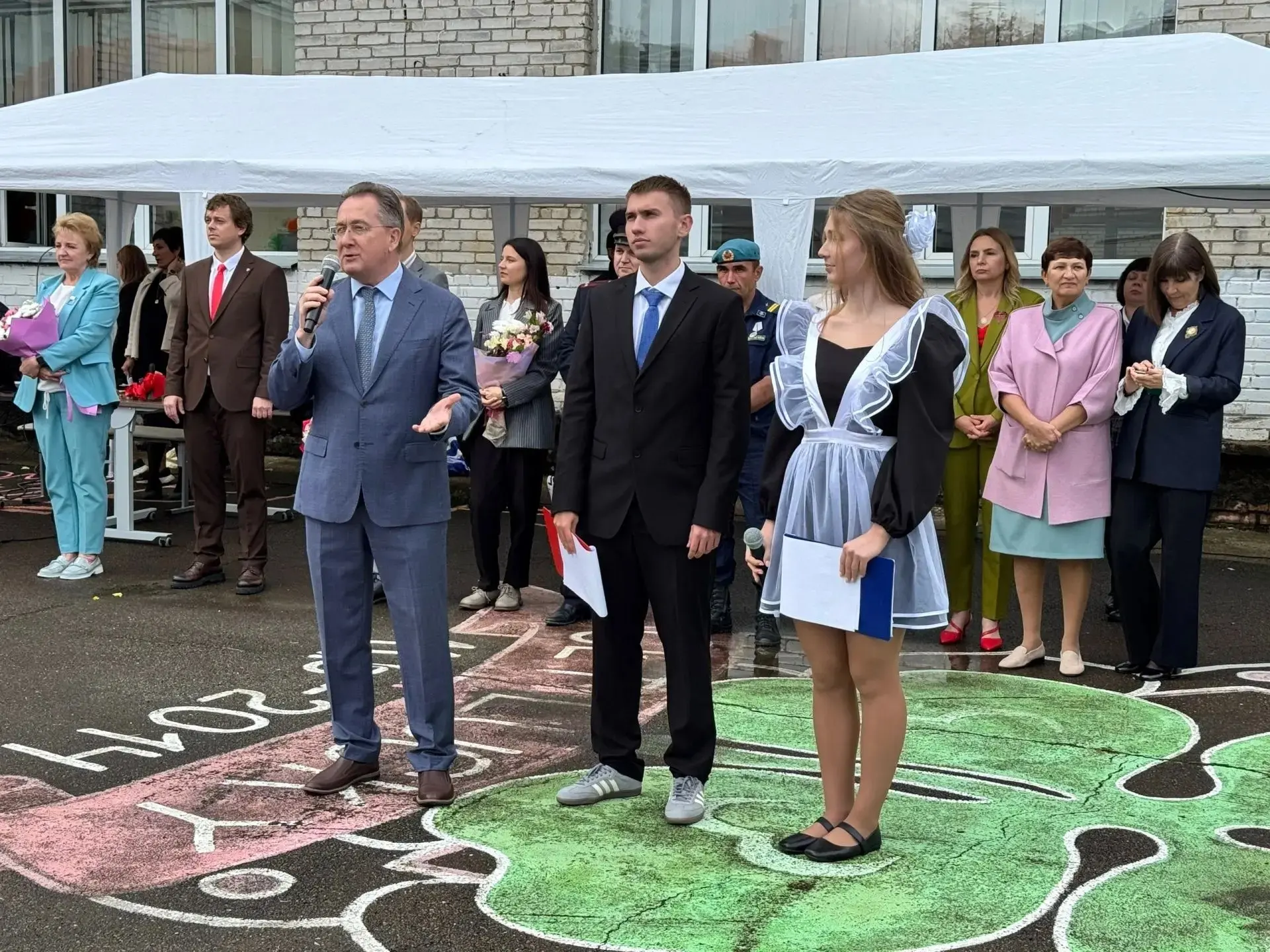 Сегодня в Железногорске прошли праздничные линейки, приуроченные ко Дню знаний.