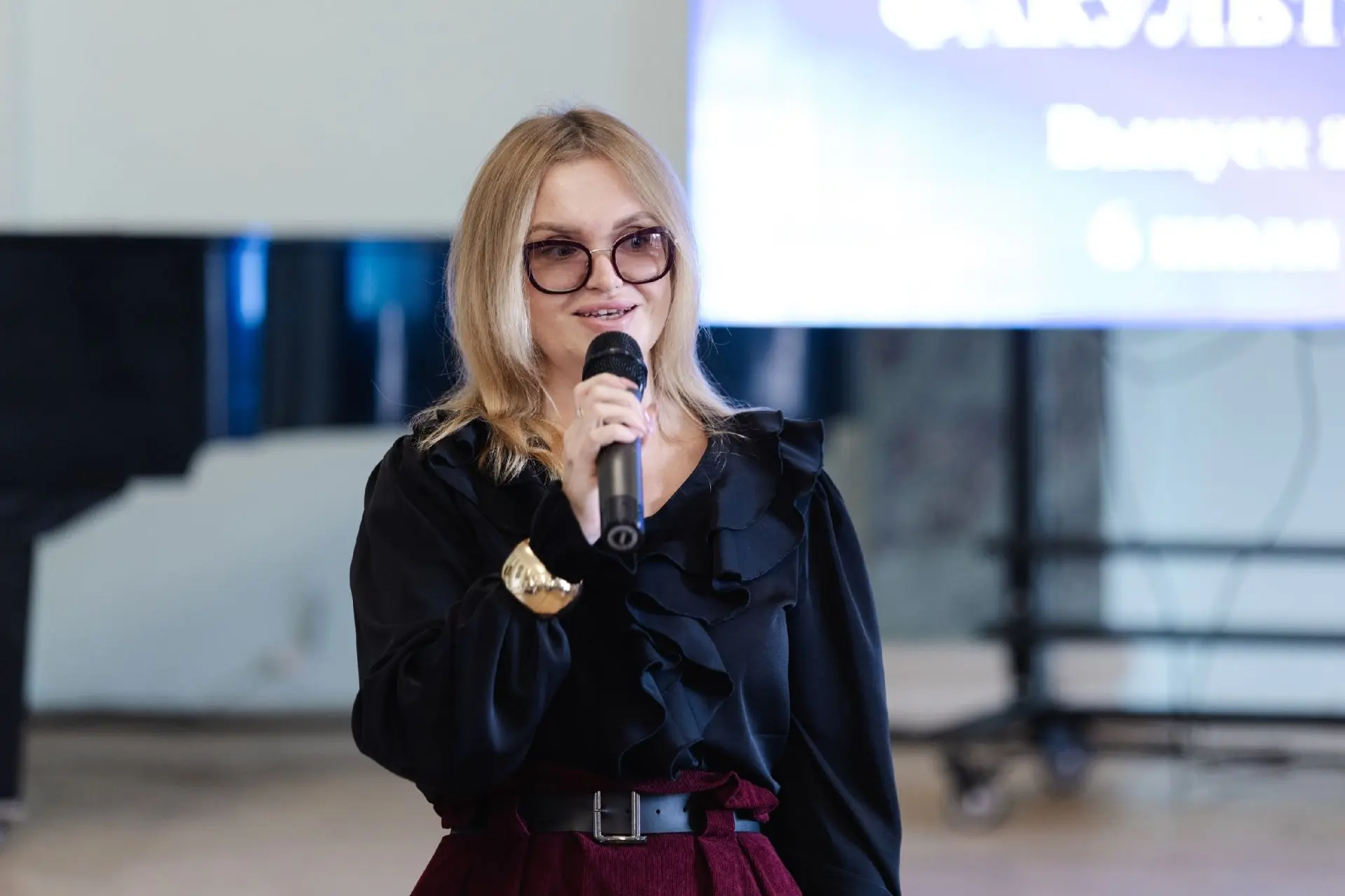 Уважаемые студенты, преподаватели, выпускники!
🤝 Просим вас поддержать выпускницу нашего факультета