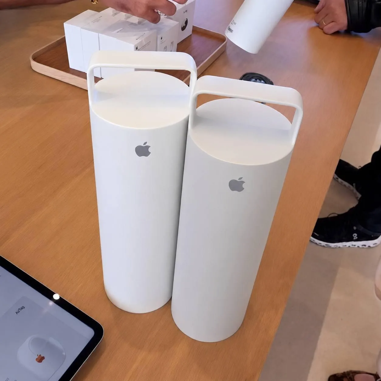 🍎 Новинка от Apple - бутылка для воды. И это не шутка.