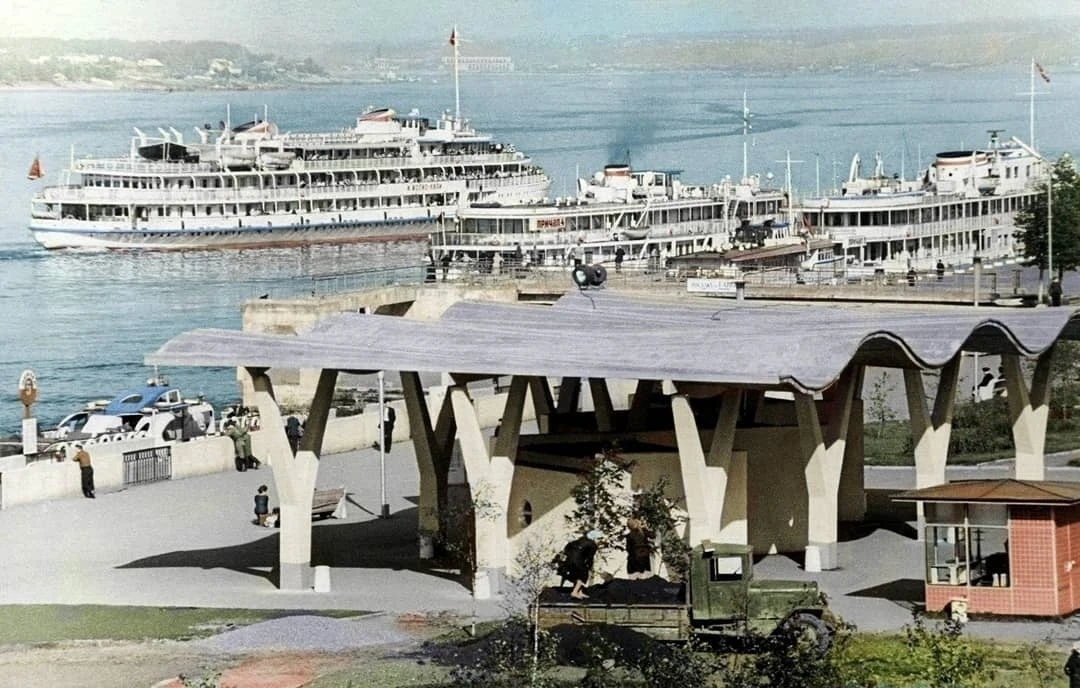 Причалы у речного вокзала. 1965 год.