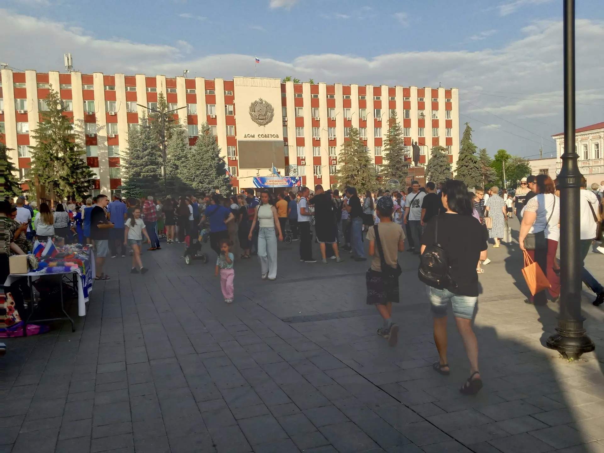 Куда люди на дне города ходили в туалет- большой вопрос!)

Вспомним загадочный павильон на пл.Совето