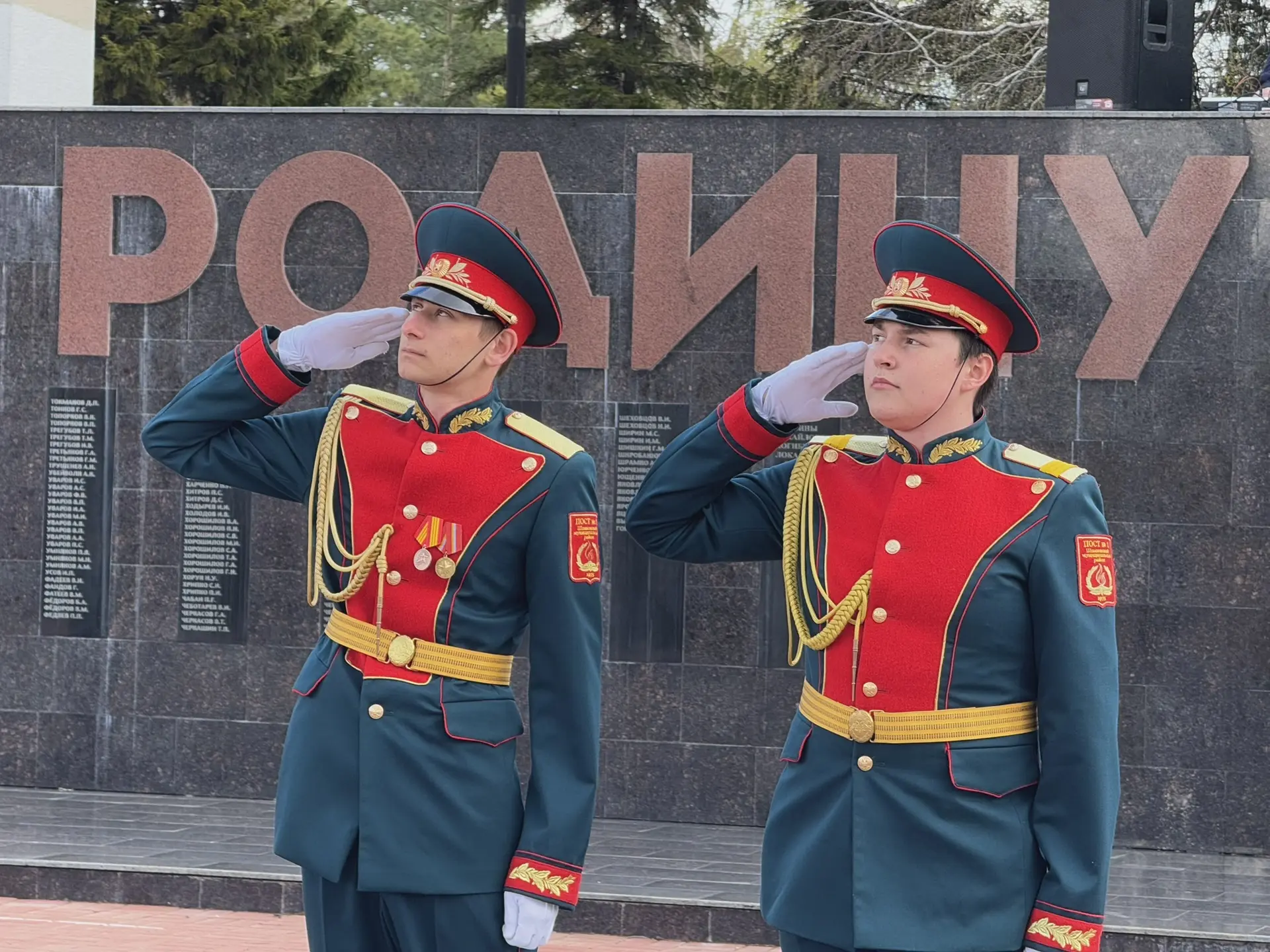 10 апреля на мемориале «Огонь Вечной Славы» прошёл День призывника!  С напутственными словами к буду