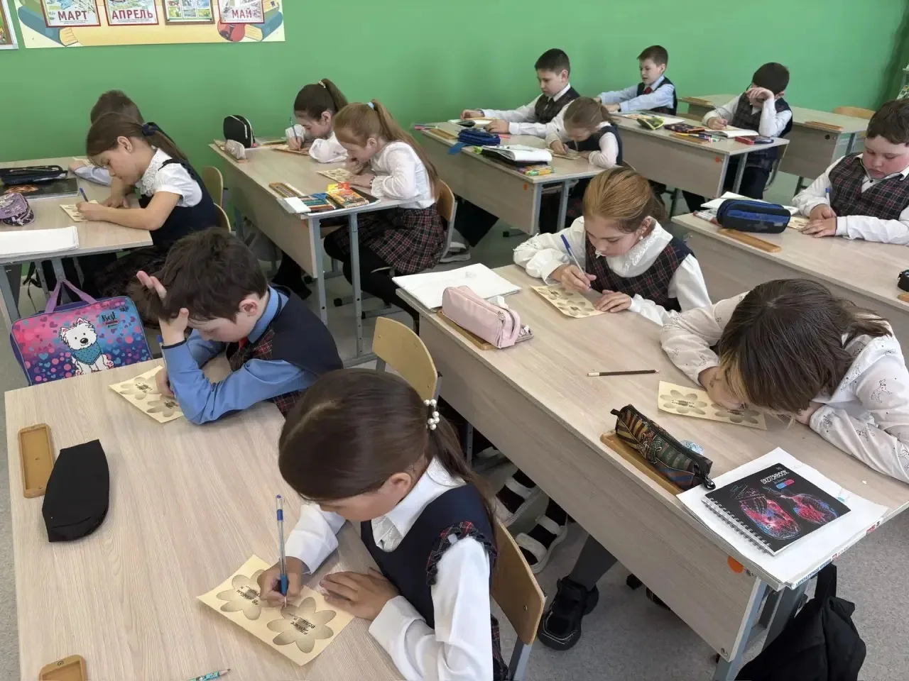 В рамках Недели психологии и Недели безопасности в начальных классах было  проведёно занятие: «Я учу