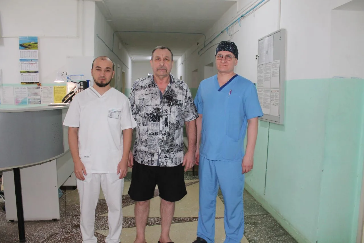 Хирурги Томской РБ выполнили редкую высокотехнологичную операцию, избавив больного от г...