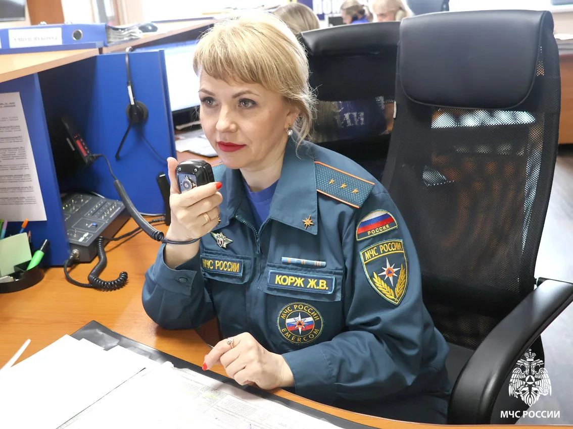 🫡Томский диспетчер пожарной связи завершила карьеру после 27 лет службы   Диспетчер центрального пун