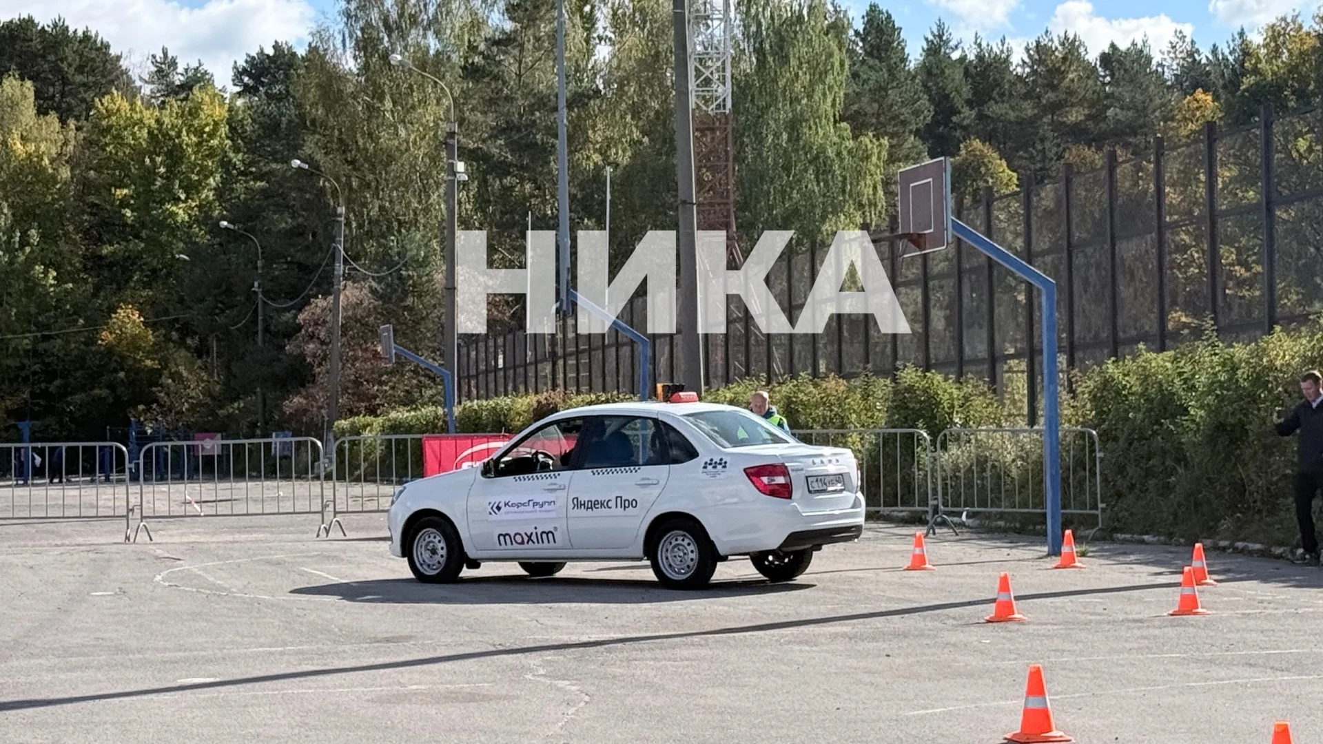 🚕  Калужские таксисты ездят на крыше с 5 стаканами воды