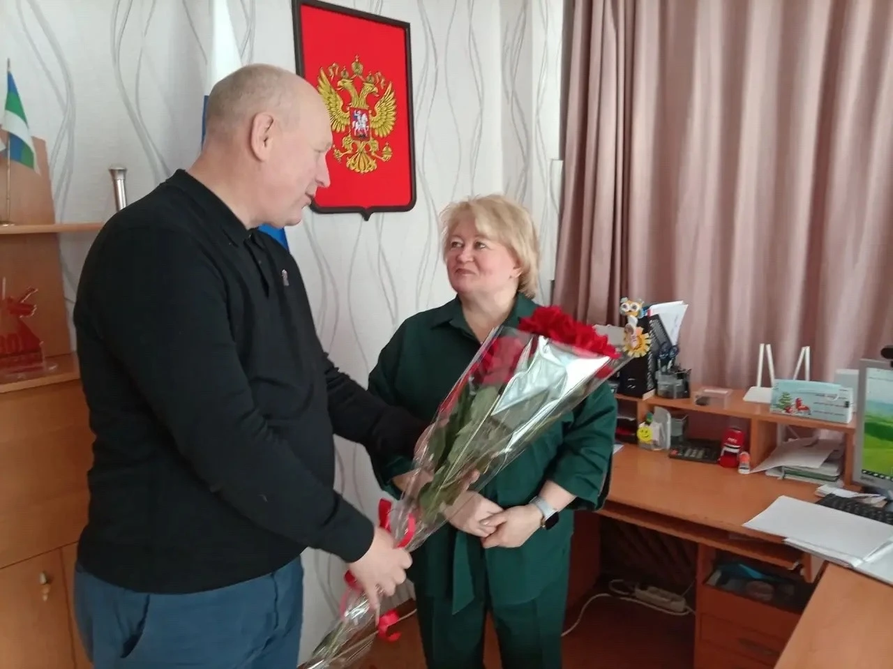 Председатель Совета Ухты, член партии «Единая Россия» Аристарх Анисимов поздравил с Днё...