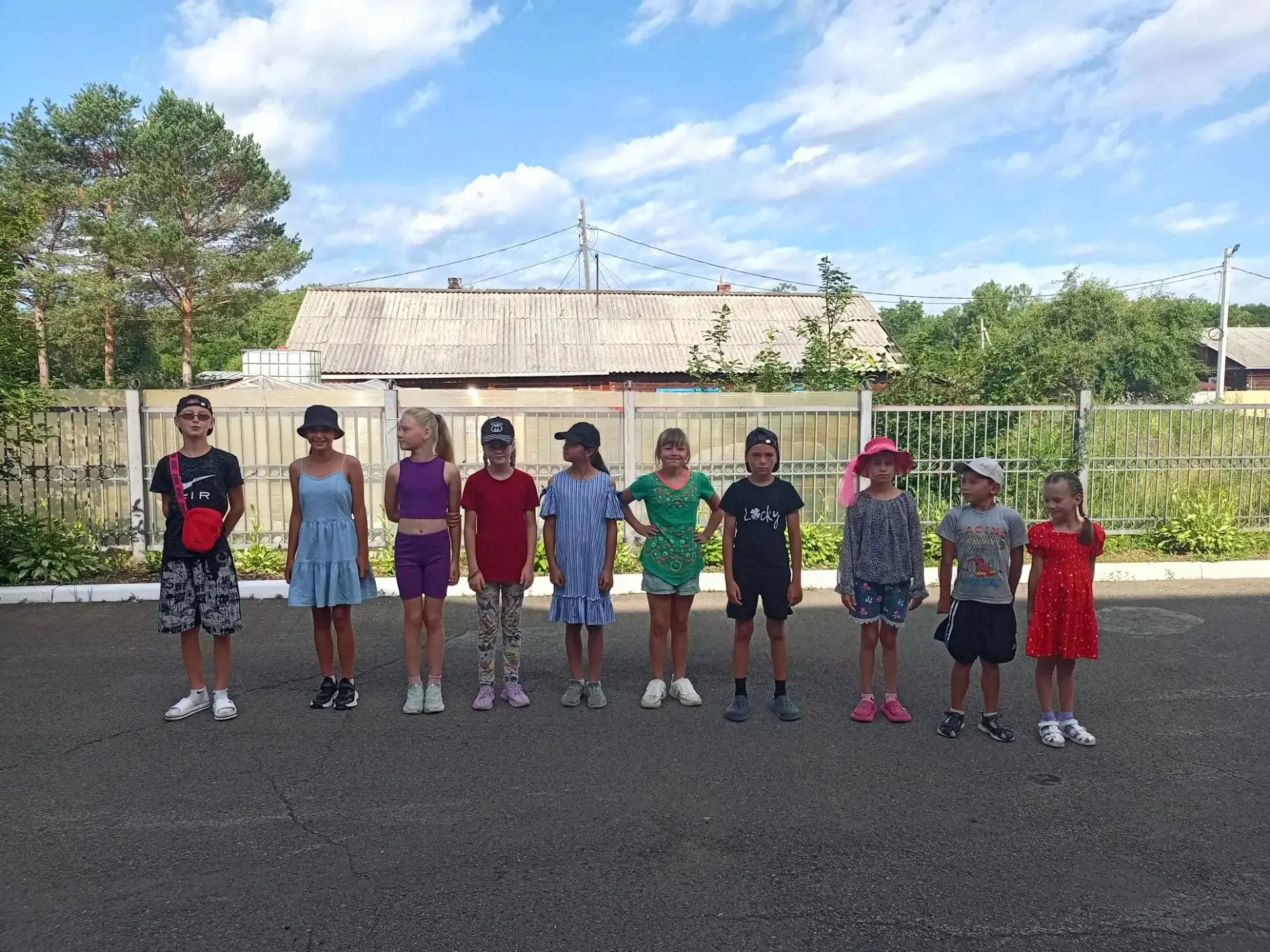 🤼‍♀🧘🤾 Зарядка в #ПришкольномЛагере 🌞 — залог бодрого и активного дня! 
     👯‍♀ Каждое утро наш