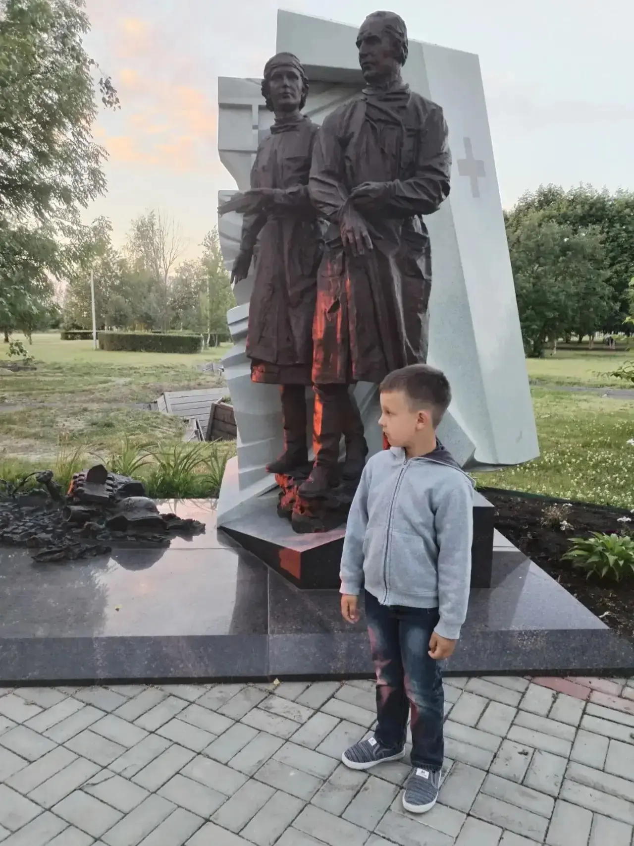 Воспитанник подготовительной группы Арсений Кулешов вместе с сестрой посетил Прохоровку в преддверии