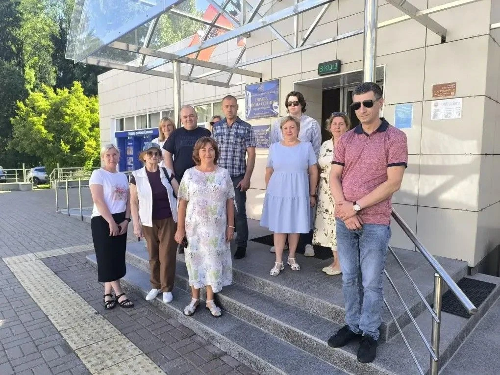 🗓 Вчера глава управы Гусева Наталия Юрьевна провела еженедельный обход территории вокруг корпусов 1
