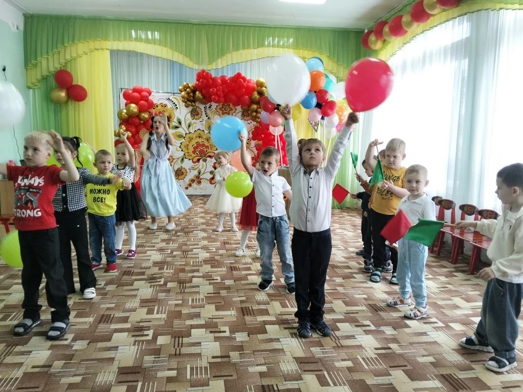 В день Защиты Детей у нас состоялся  флешмоб "Детские улыбки",  а также