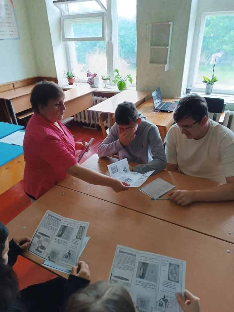 В рамках антинаркотического месячника «Курский край – без наркотиков» в Гремяченском филиале МКОУ «О