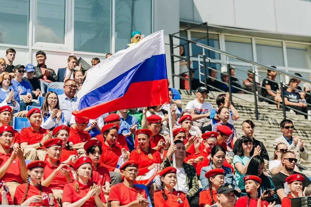 🇷🇺 Алексей Цыденов поздравил жителей Бурятии с Днем Государственного флага России