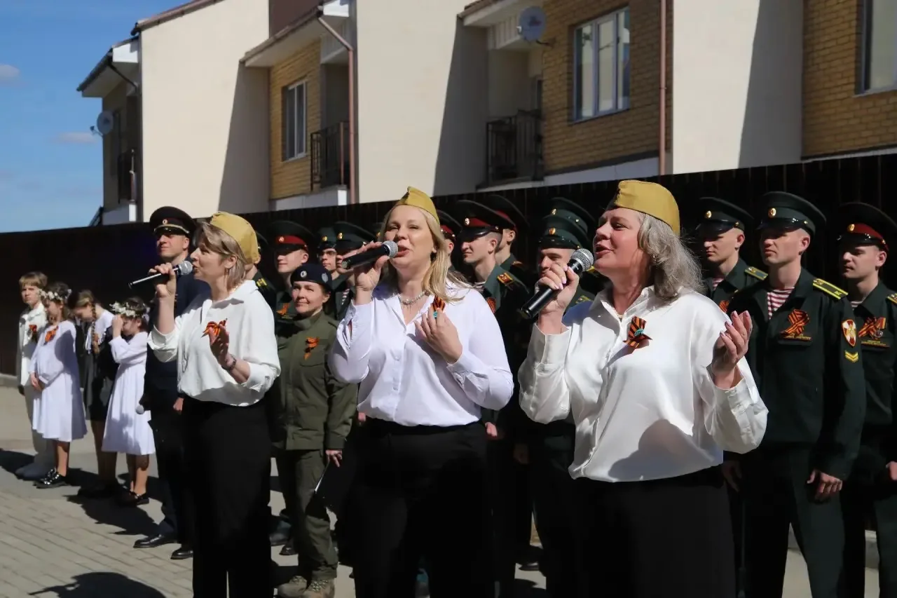 В Перми росгвардейцы поздравили с Днем Победы ветерана Великой Отечественной войны  ➡️Сотрудники Упр