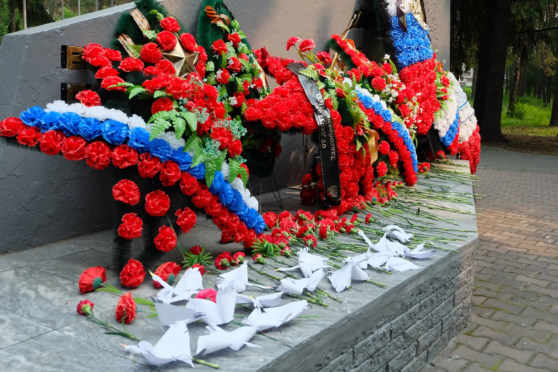 🌹В знак памяти о трагическом начале Великой Отечественной войны сегодня на Монументе Славы прошёл т