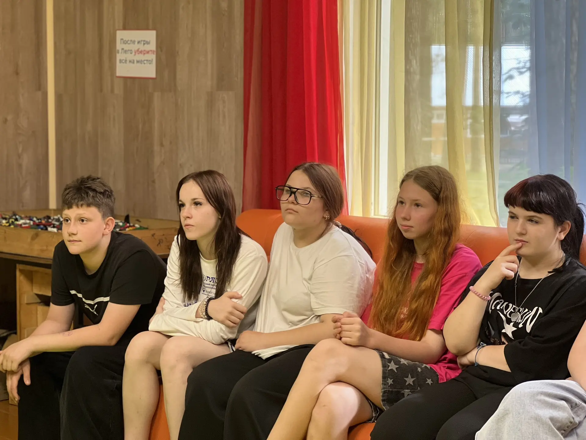 Сегодня проходит первое собрание новоиспечённых хранителей лагеря «Рассвет»🥰 Теперь ребята станут ч