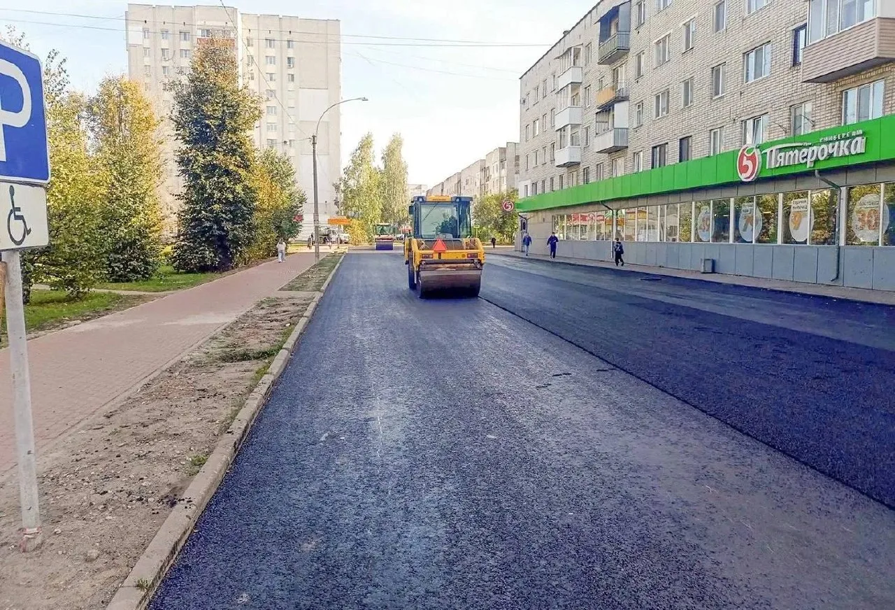 🚧 Дорожники заканчивают асфальтирование улицы Котовского