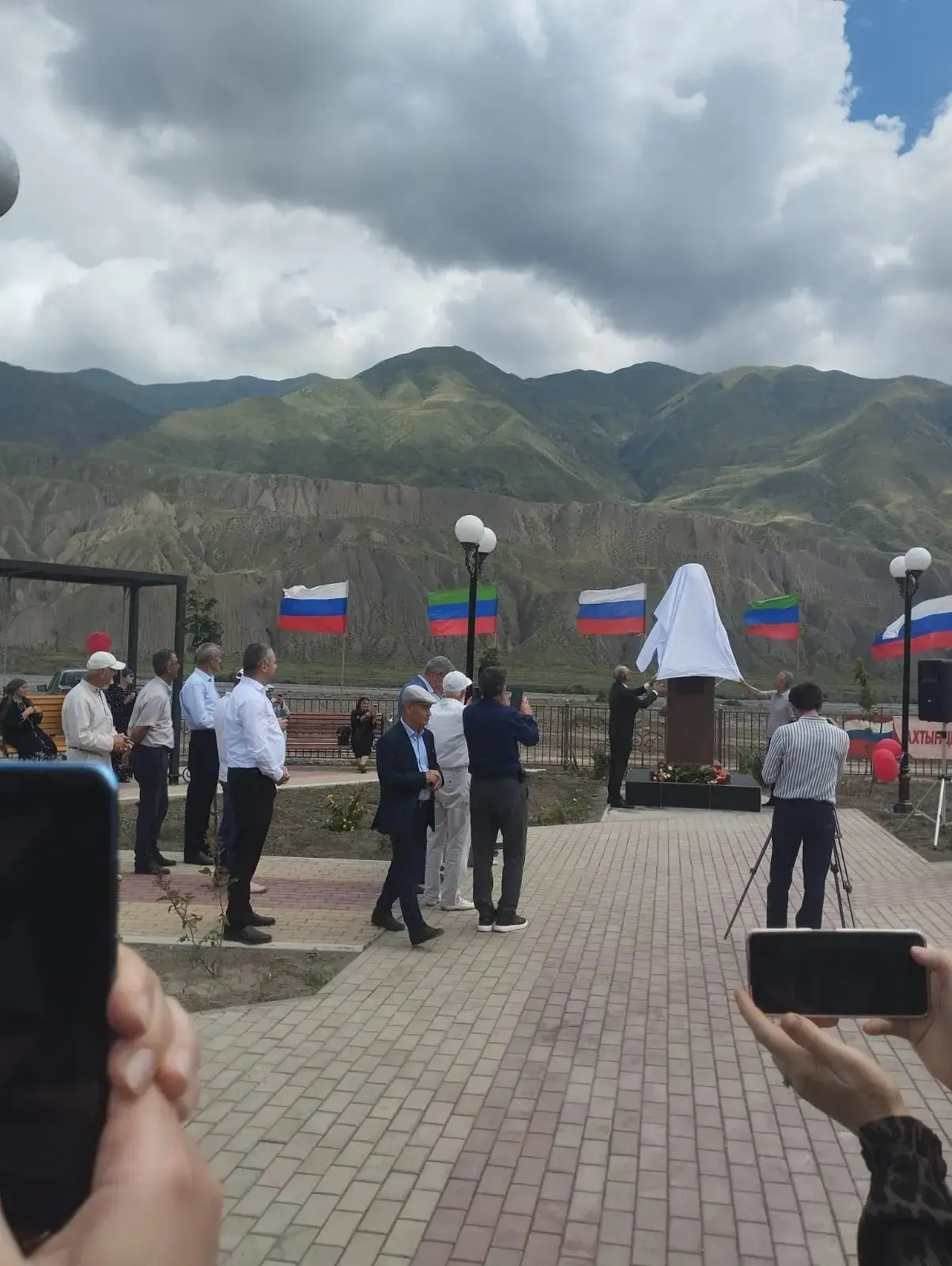Сегодня в  Ахтынском районе на улице Ахцахской селения Ахты прошло открытие нового парк...