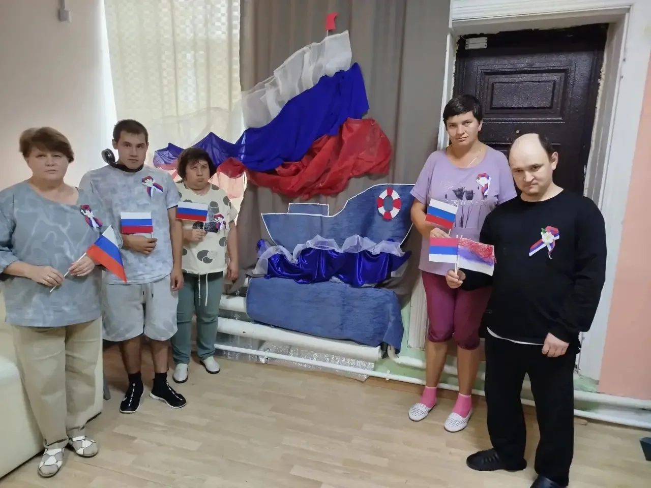 Фотозона в цветах триколора — это не просто красивая локация, это дань уважения нашей и...