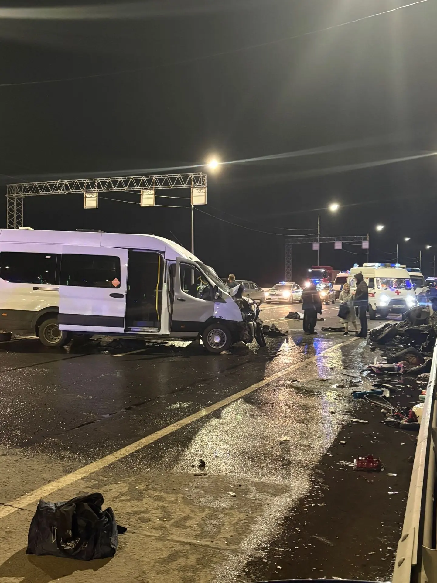 В ДТП на трассе М8 у Краснофлотского моста, по данным Минздрава Архангельской области, ...