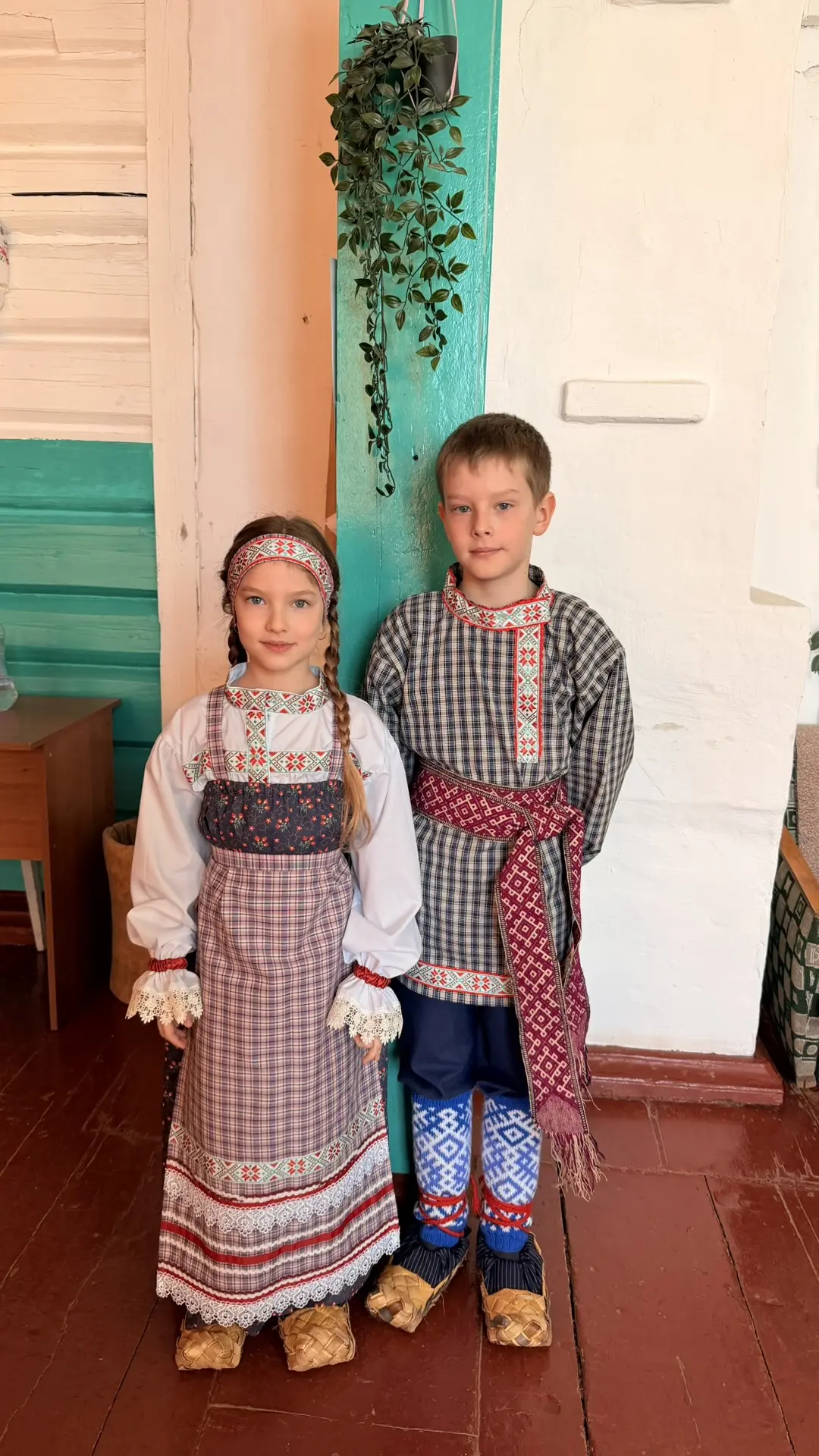 В связи с тем, что у меня много новеньких на канале, хочу пояснить, куда вы попали)  Меня зовут Алин