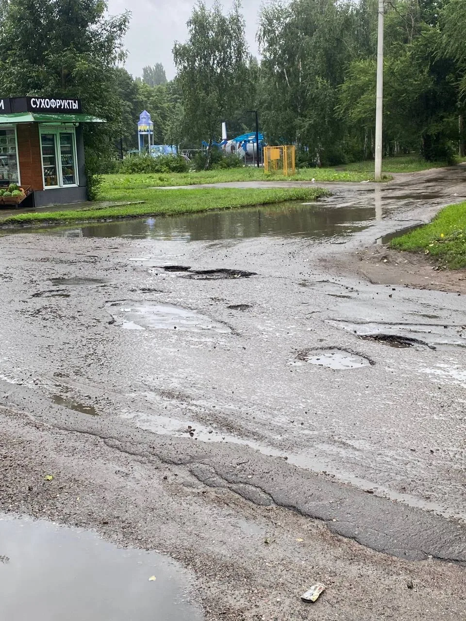 🛣 Жители Борисоглебска пожаловались на разбитые дороги на улице Аэродромной.

Жители Борисоглебска 