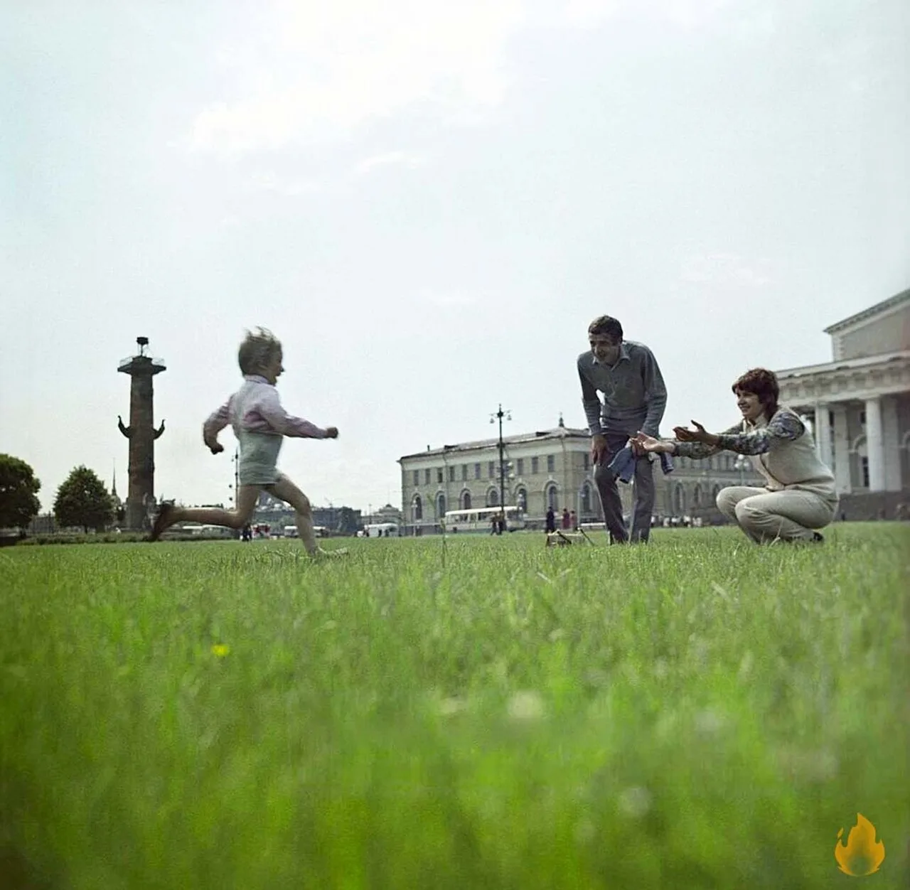 Фото из прошлого: Стрелка Васильевского острова в 1973 году 📸