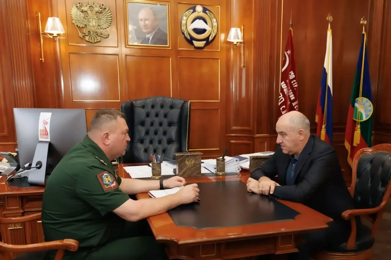 Добрый день! Сегодня провел рабочую встречу с военным комиссаром Карачаево-Черкесии Сер...