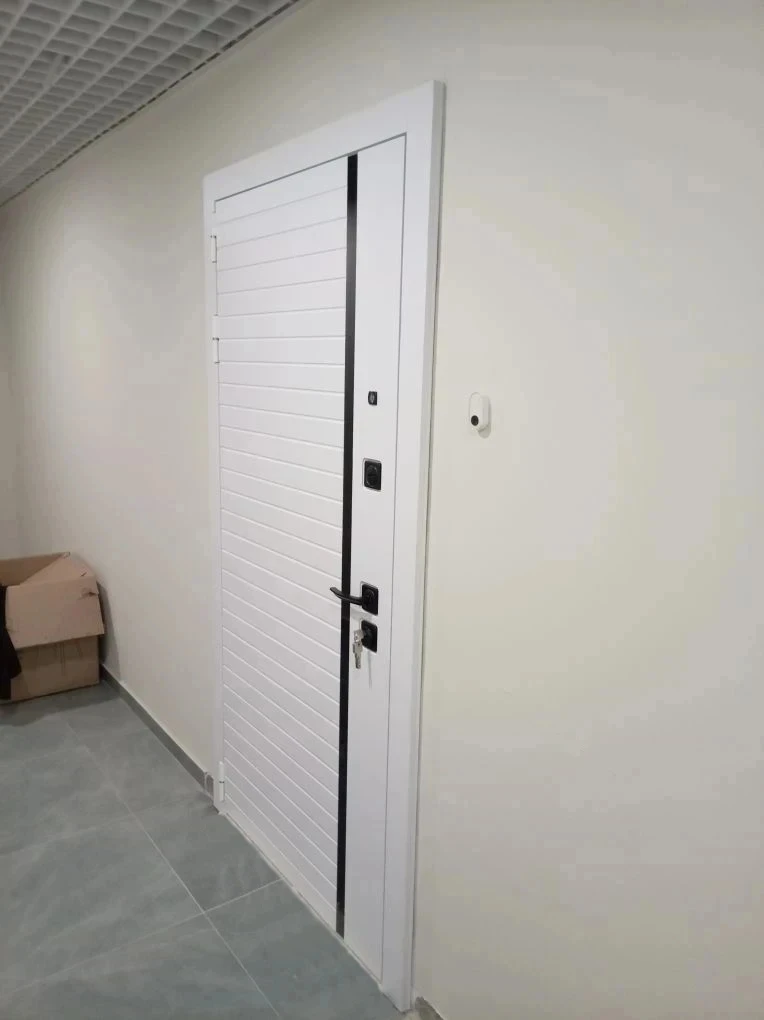 🚪 Входная дверь Агат Белый. 


Каталог данной двери по ссылке: 
https://www.sdkomfort.ru/collection