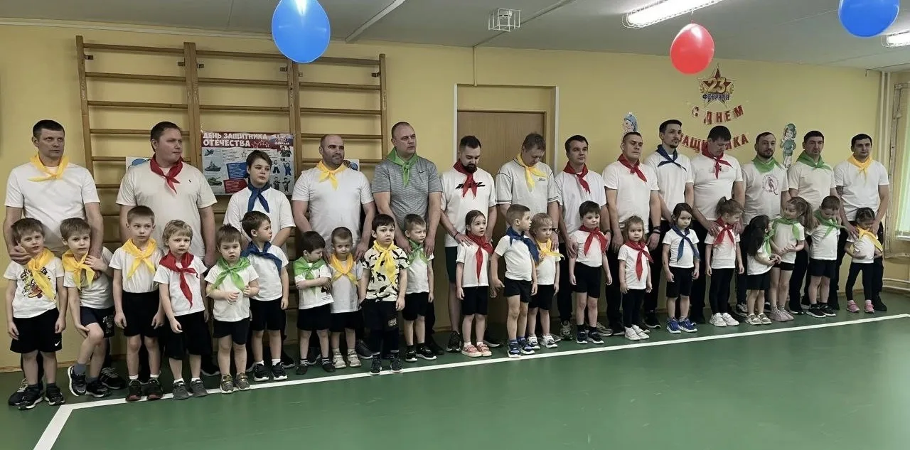 🎖️В средней группе 7Ш «Звёздочки» прошел спортивный праздник «Мой папа-лучше всех!», посвященный Дню
