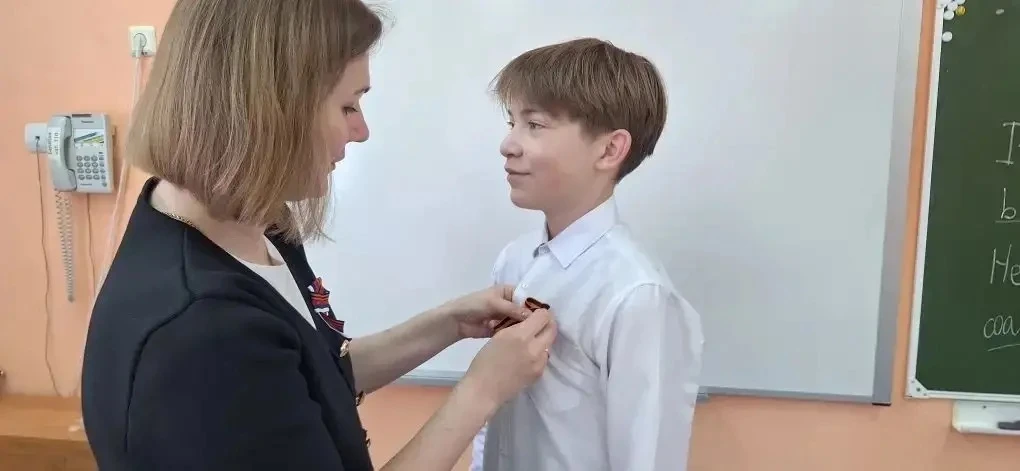 Дорогие друзья! 🎗️  В преддверии великого праздника — Дня Победы, в нашей школе на протяжении всей н